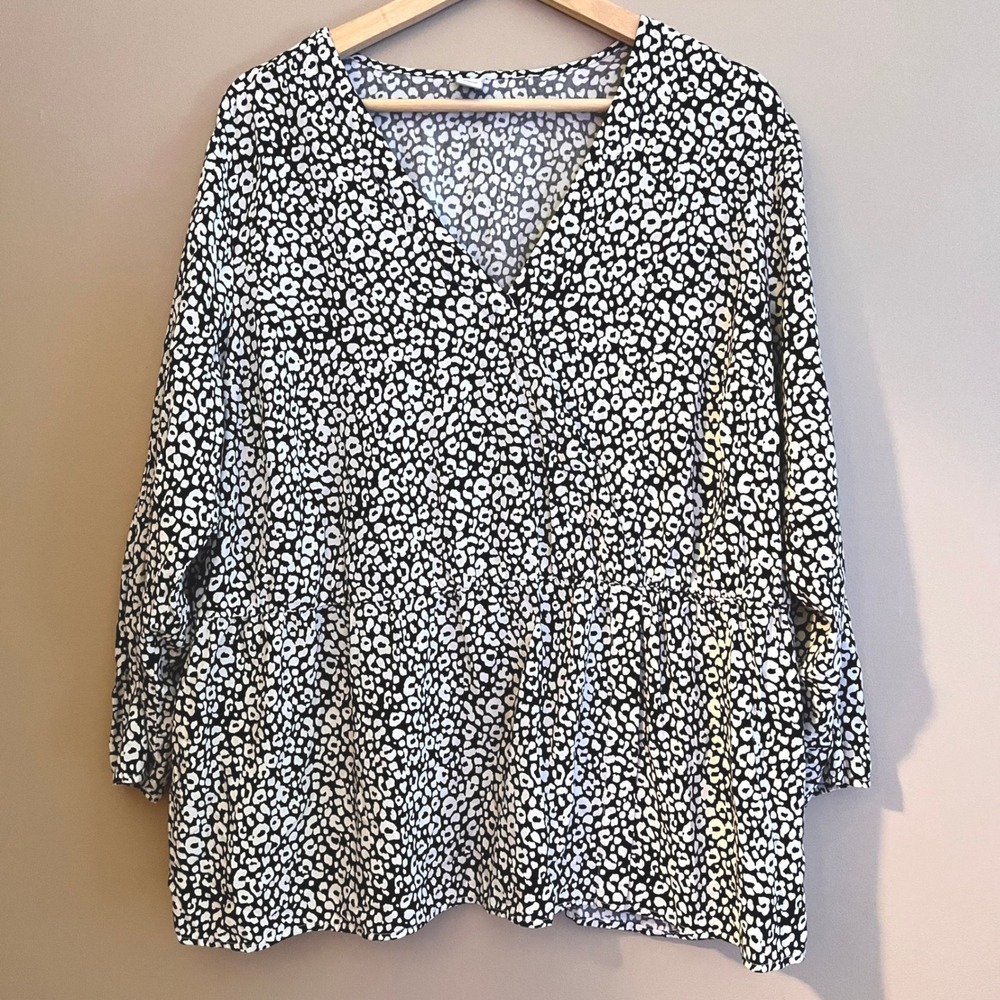 Old Navy Women 2X Plus Black White Animal Print V-Neck Peplum Blouse Top